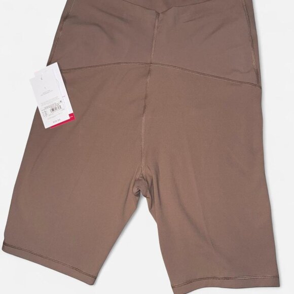 Tan Seamless NWT Isabelle Maternity Biker Shorts. Size Large - Picture 1 of 4